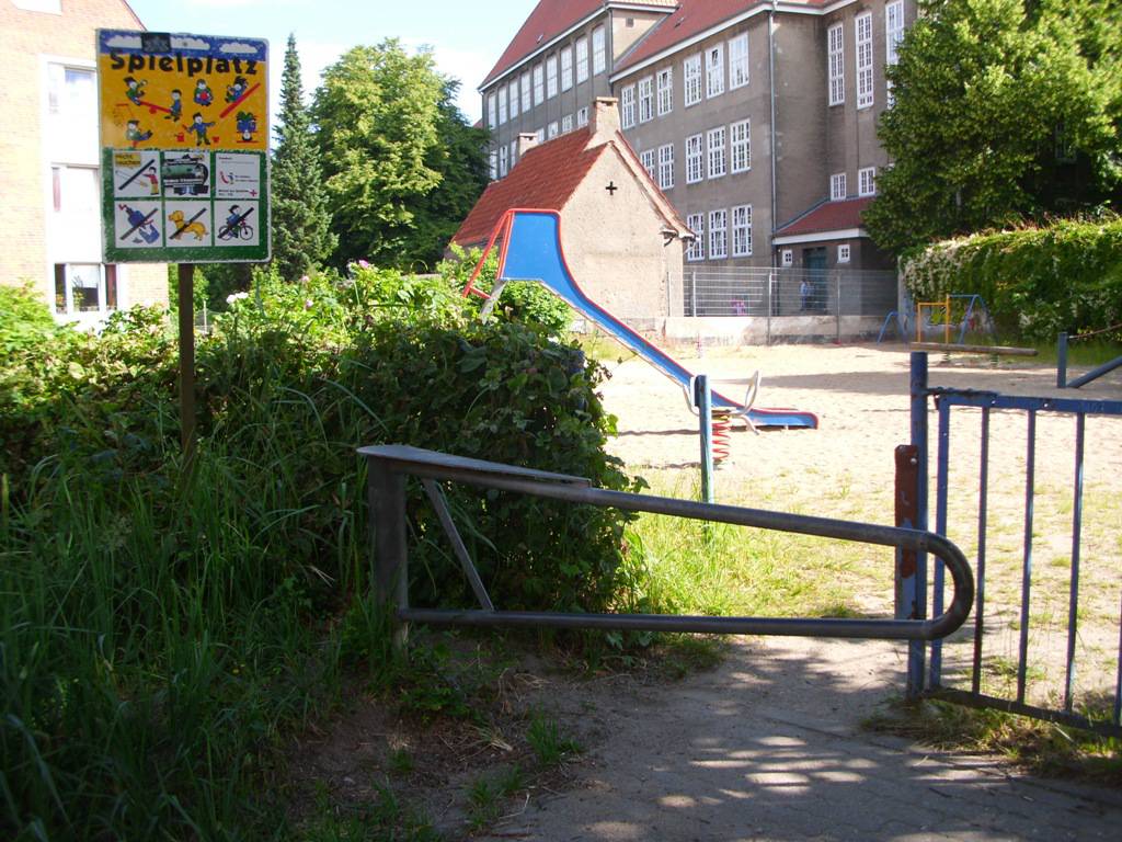 Foto /pics/2081-67-kinderspielplatz_westhofftrasse__3_.jpg