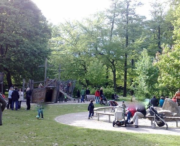 Foto /pics/1008-spielplatz_jena_paradies_1.jpg