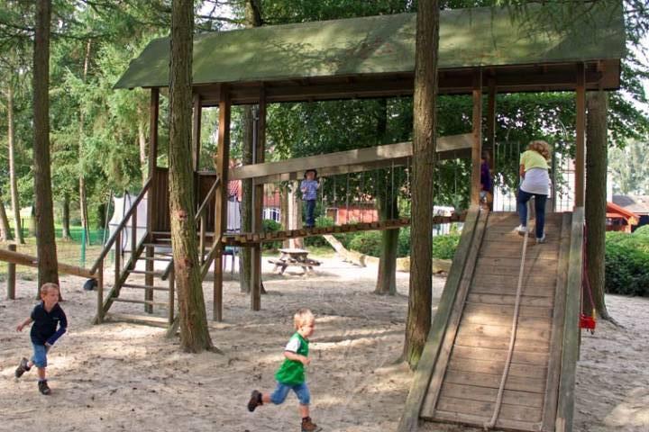 Foto /pics/10677-spielplatz_0142.jpg
