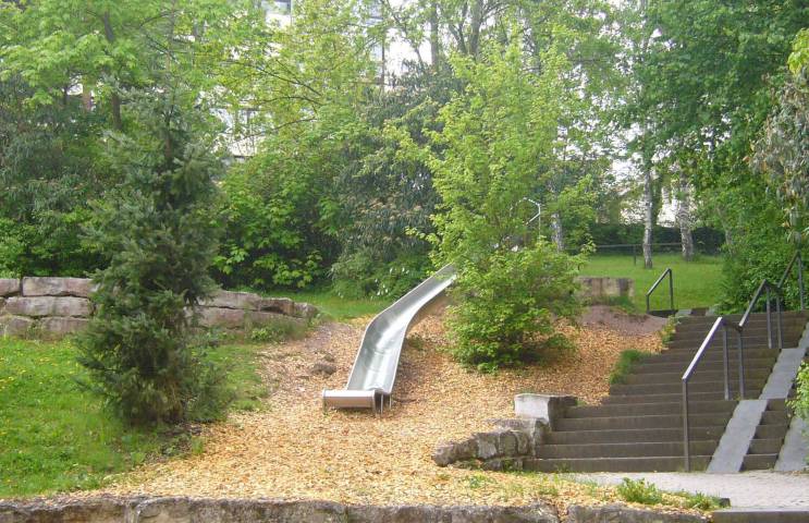 Foto /pics/10741-sp_spielhaus_grund.jpg