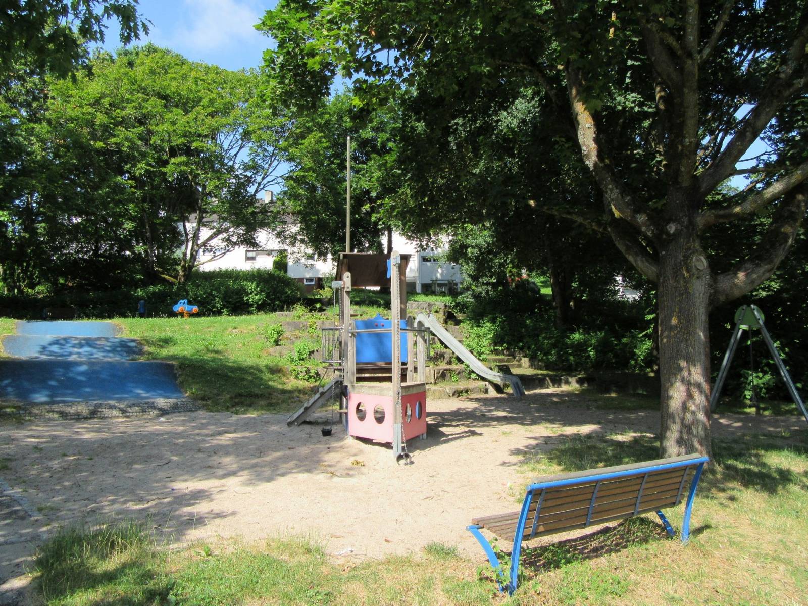 Foto /pics/10796-sp_ostelsheimerstr_sandspiel.jpg