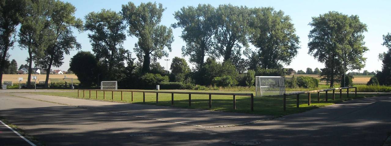 Foto /pics/10815-bolzplatz_am_stadion.jpg