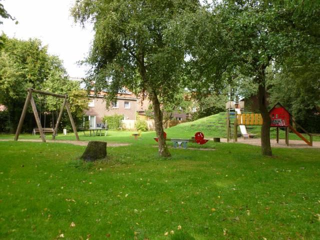 Foto /pics/12705-spielplatz_121_leuschnerstrasse_4.jpg