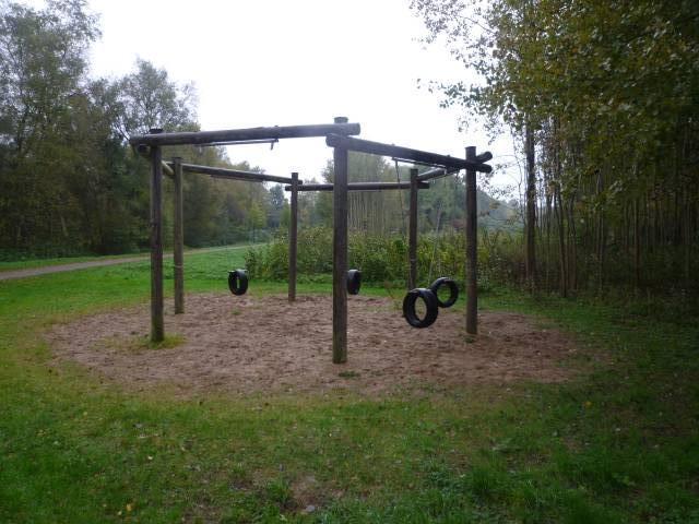 Foto /pics/12869-spielplatz_45_goldregenweg_3.jpg