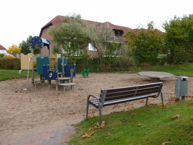 Foto /pics/12924-spielplatz_44_feldahornweg_1.jpg