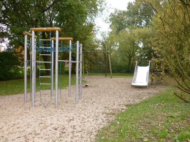 Foto /pics/13276-spielplatz_52_ludwig-quidde-weg_2.jpg