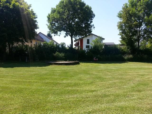 Foto /pics/18750-spielplatz_rainertshausen02v.jpg
