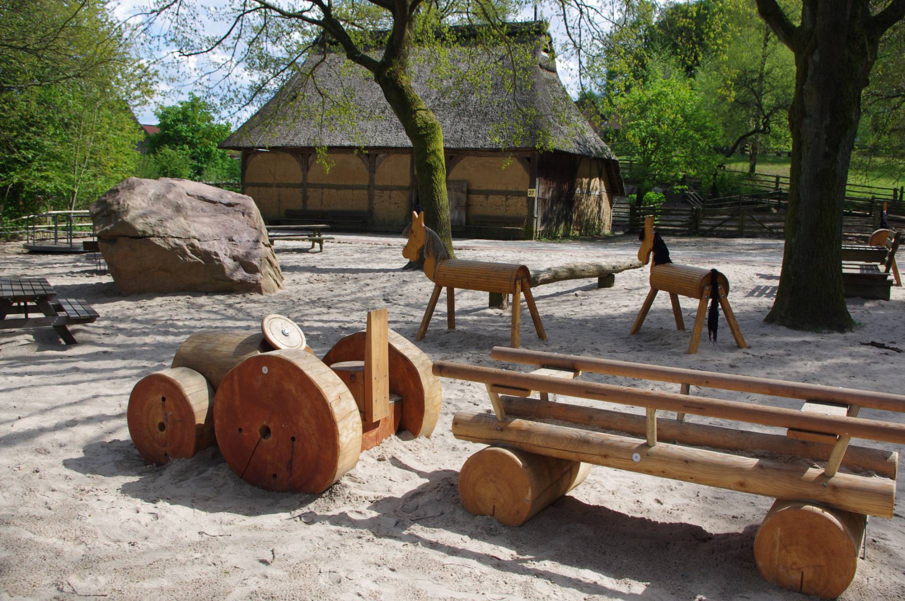 Foto /pics/19932-spielplatz__3_-klein.jpg