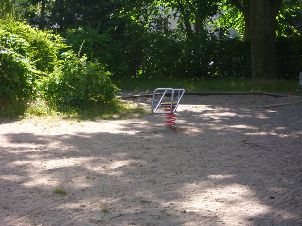 Foto /pics/2081-67-kinderspielplatz_westhofftrasse__6_.jpg