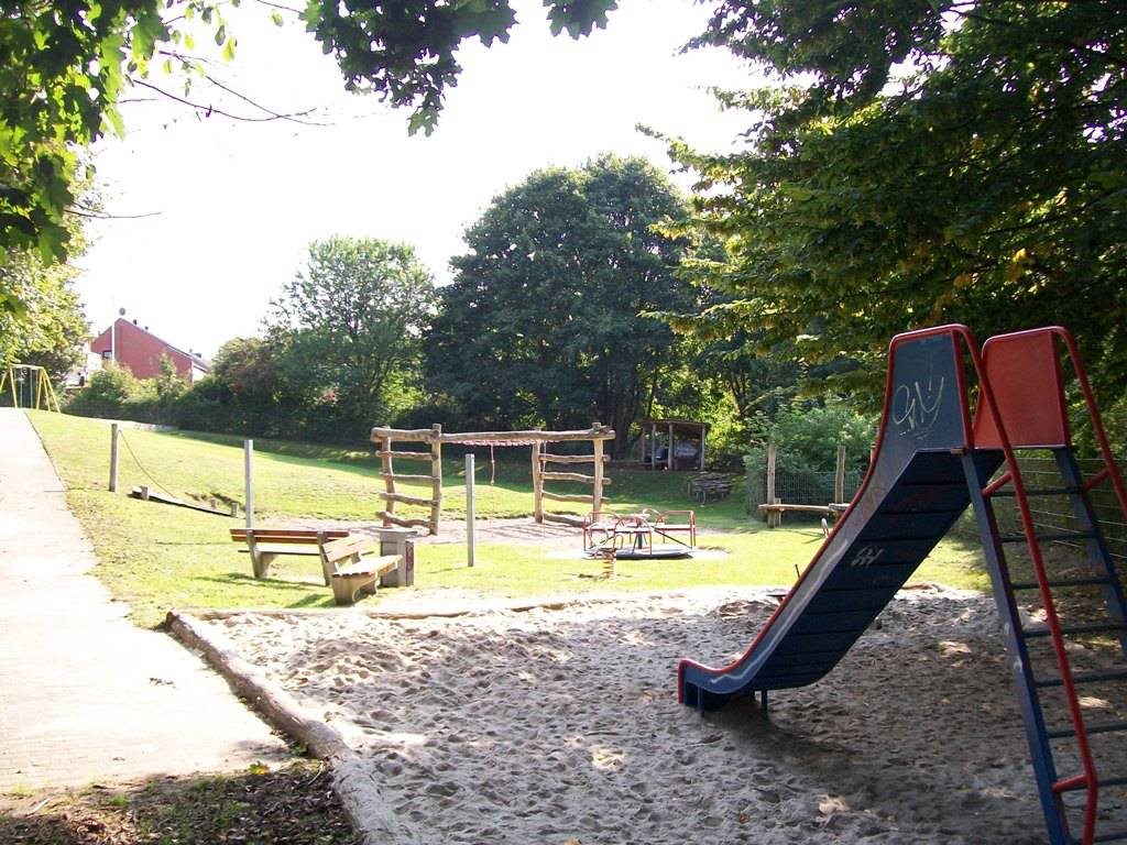 Foto /pics/2122-830-kinderspielplatz_wellmannstrasse__12_.jpg