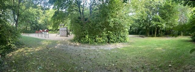 Foto /pics/24025-freie_flaeche_zum_verbinden_von_2_bereichen_panorama2.jpg