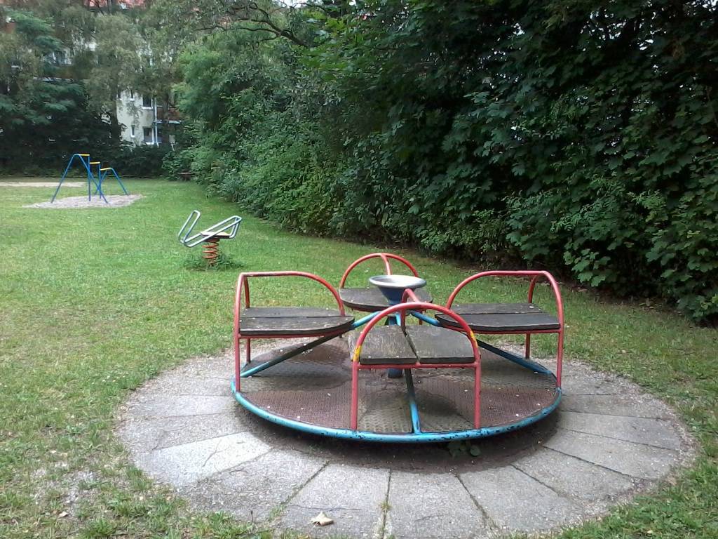 Foto /pics/24253-171-kinderspielplatz_arndtstrasse__10_.jpg