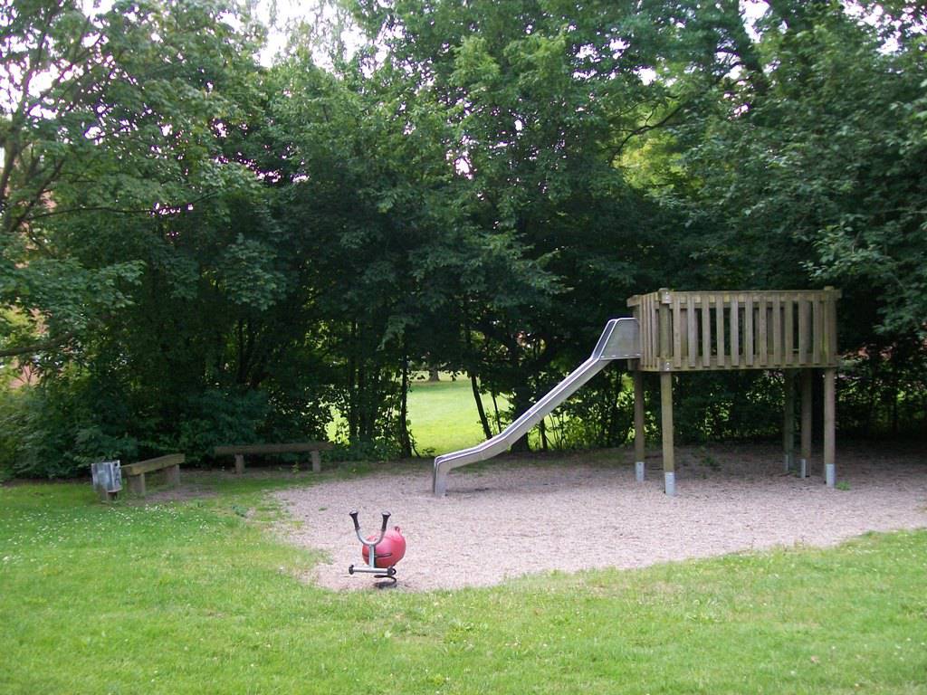 Foto /pics/24481-466-kinderspielplatz_ziegelstrasse__13_.jpg