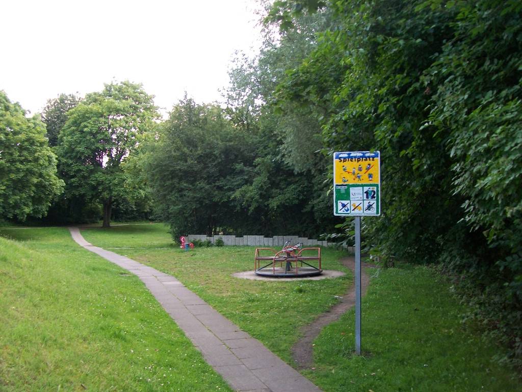 Foto /pics/24481-466-kinderspielplatz_ziegelstrasse__7_.jpg