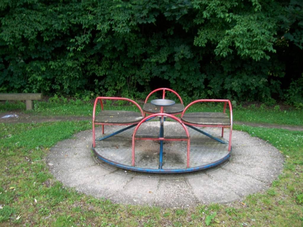 Foto /pics/24481-466-kinderspielplatz_ziegelstrasse__8_.jpg