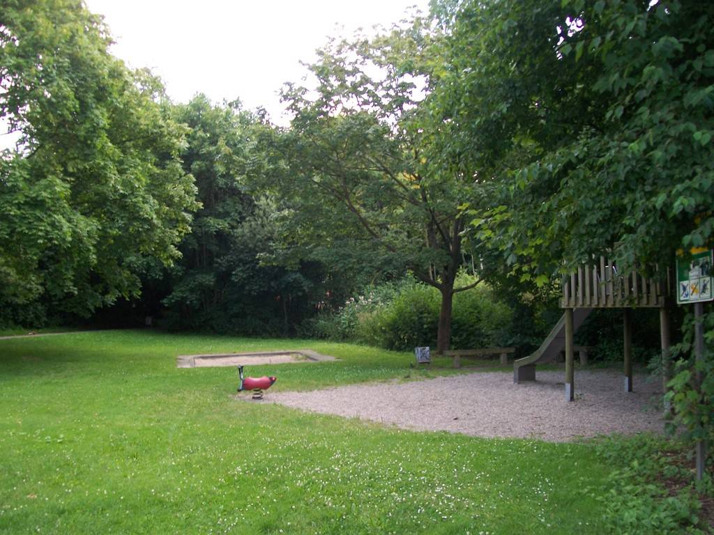 Foto /pics/24481-466-kinderspielplatz_ziegelstrasse__9_.jpg