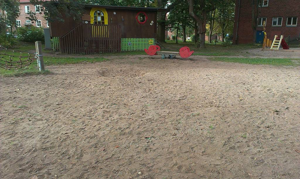 Foto /pics/24704-657-kinderspielplatz_strandweg__12_.jpg