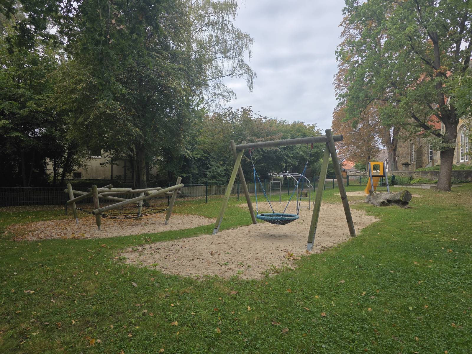 Spielplatz An der Holtenser Kirche in Wennigsen (Deister)