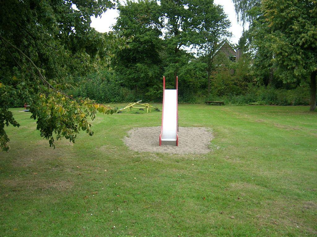 Foto /pics/25080-763-kinderstielplatz___wilhelm-ohnesorge-weg__13_.jpg