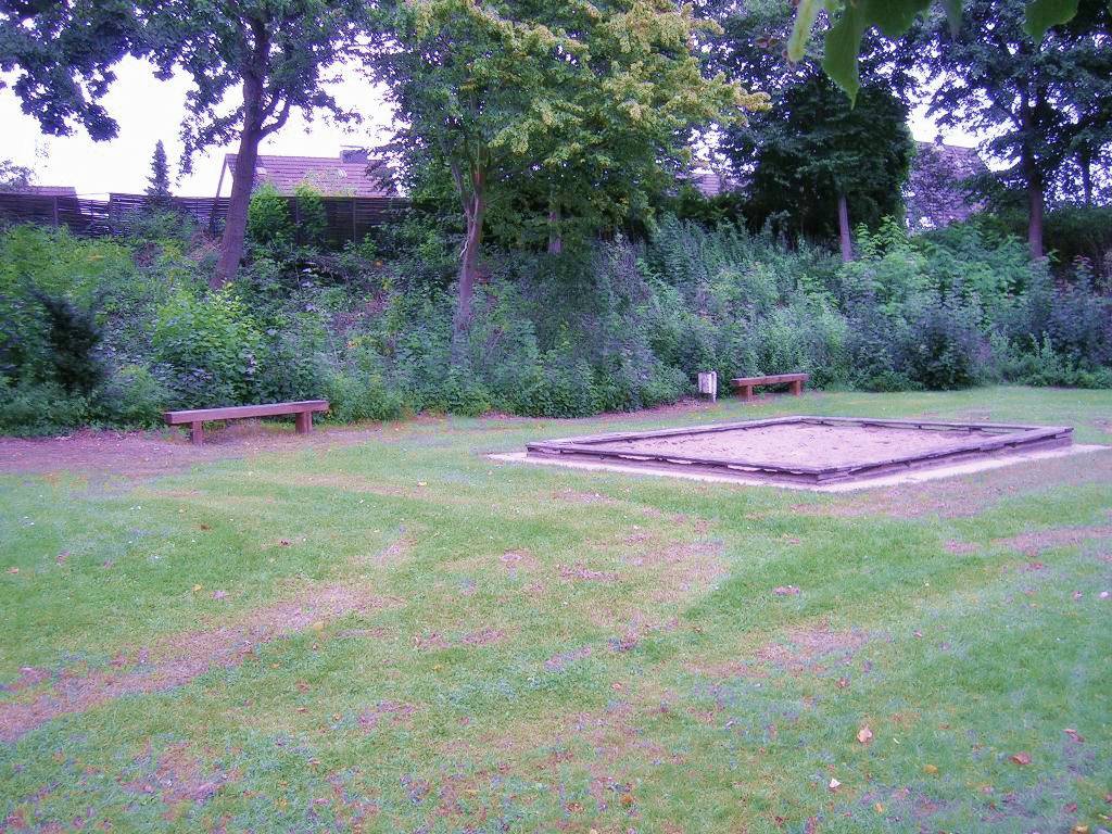 Foto /pics/25080-763-kinderstielplatz___wilhelm-ohnesorge-weg__14_.jpg