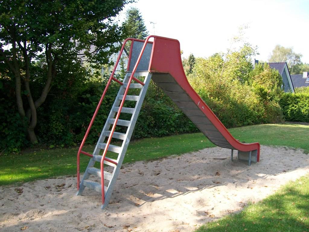 Foto /pics/25696-826-kinderspielplatz_lockwischer_weg__5_.jpg