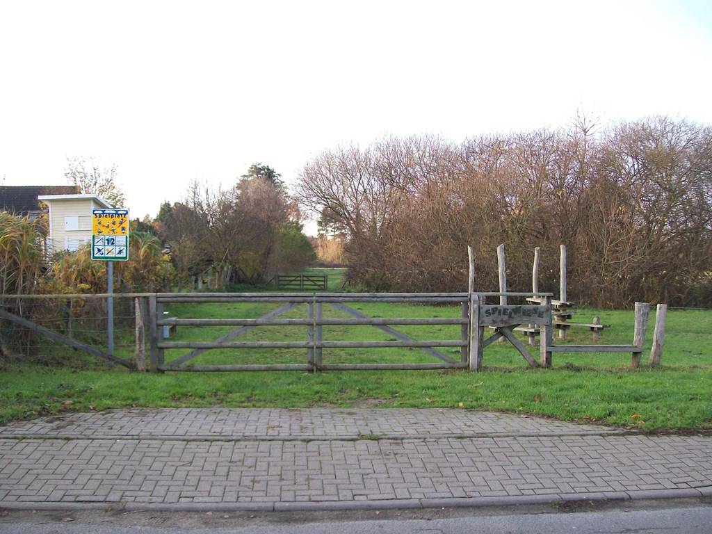 Foto /pics/26168-1969-kinderspielplatz_tesdorpstrasse__4_.jpg