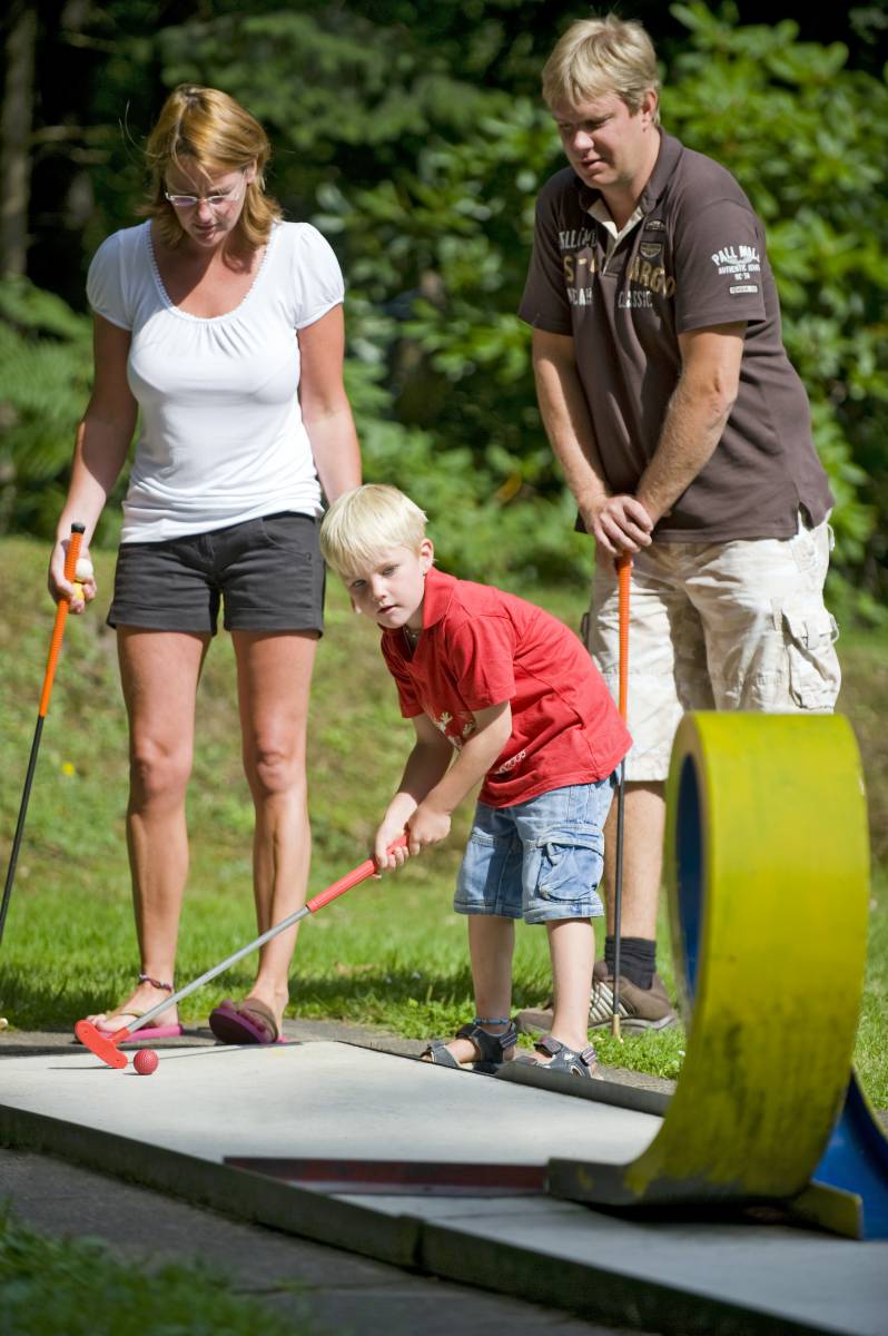 Foto /pics/28244-wingst_kurpark_minigolf.jpg