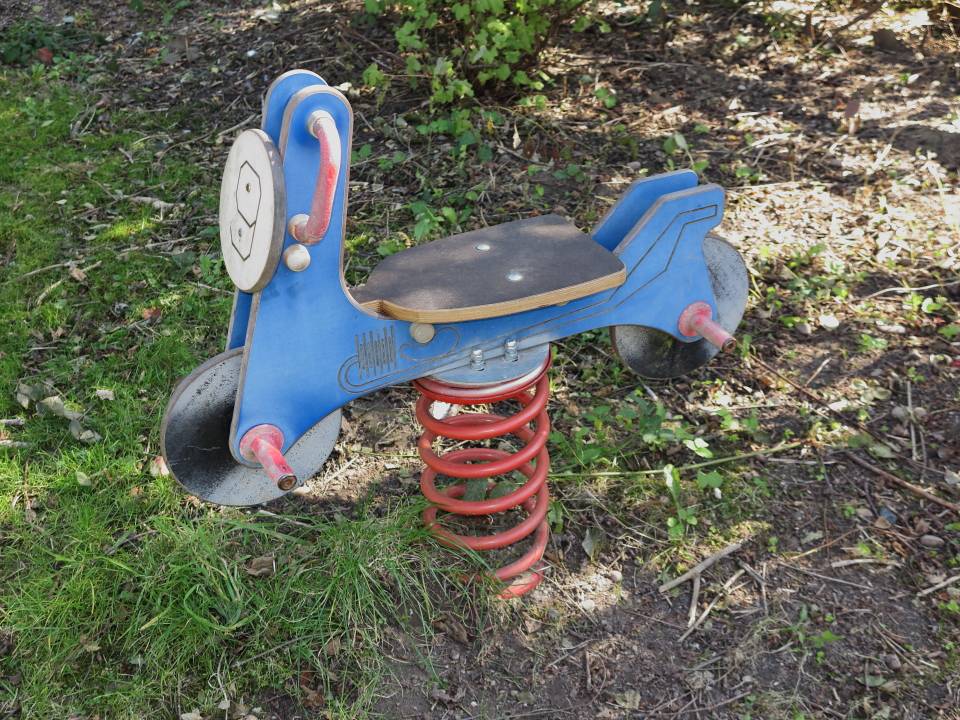 Foto /pics/28823-2015-10-03_wipp-motorrad_spielplatz_pw_moellbergen.jpg
