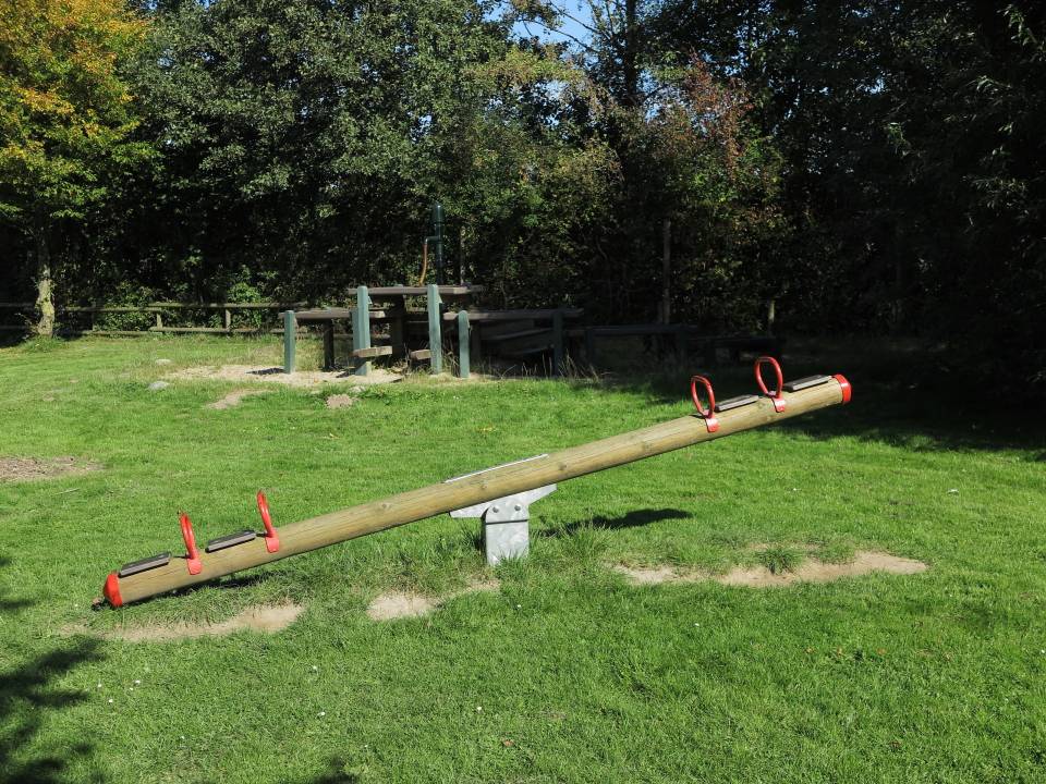 Foto /pics/28823-2015-10-03_wippe_spielplatz_pw_moellbergen.jpg