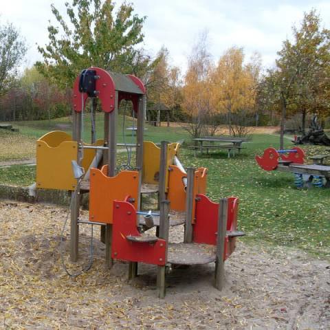 Foto /pics/335-spielplatz_sehnde.jpg