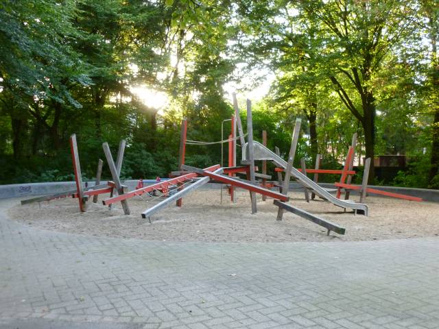 Foto /pics/3756-spielplatz_78_bloherfelder_markt_2.jpg