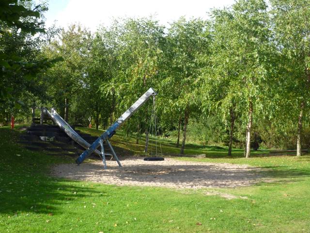 Foto /pics/3771-spielplatz_83_brookweg_1.jpg