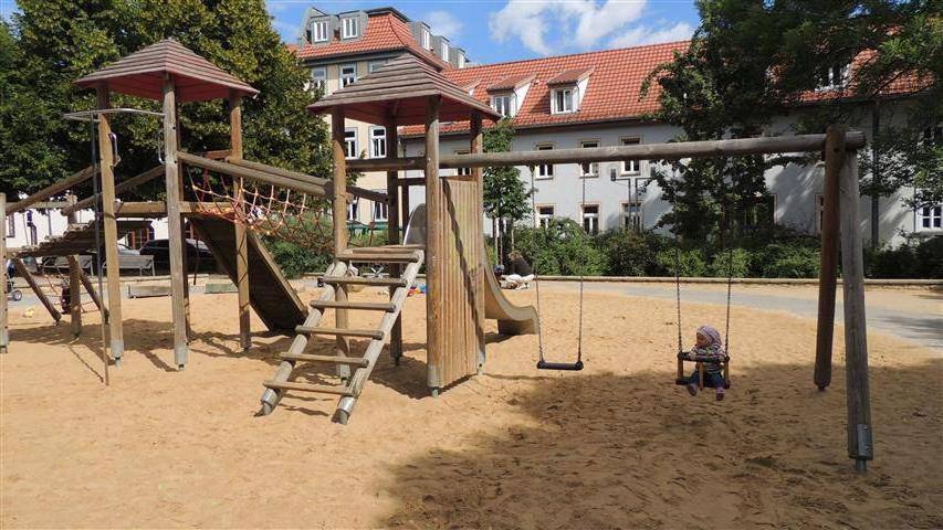 Foto /pics/4368-5.juni_2014_spielplatz_gotthardtstr.__klein_.jpg
