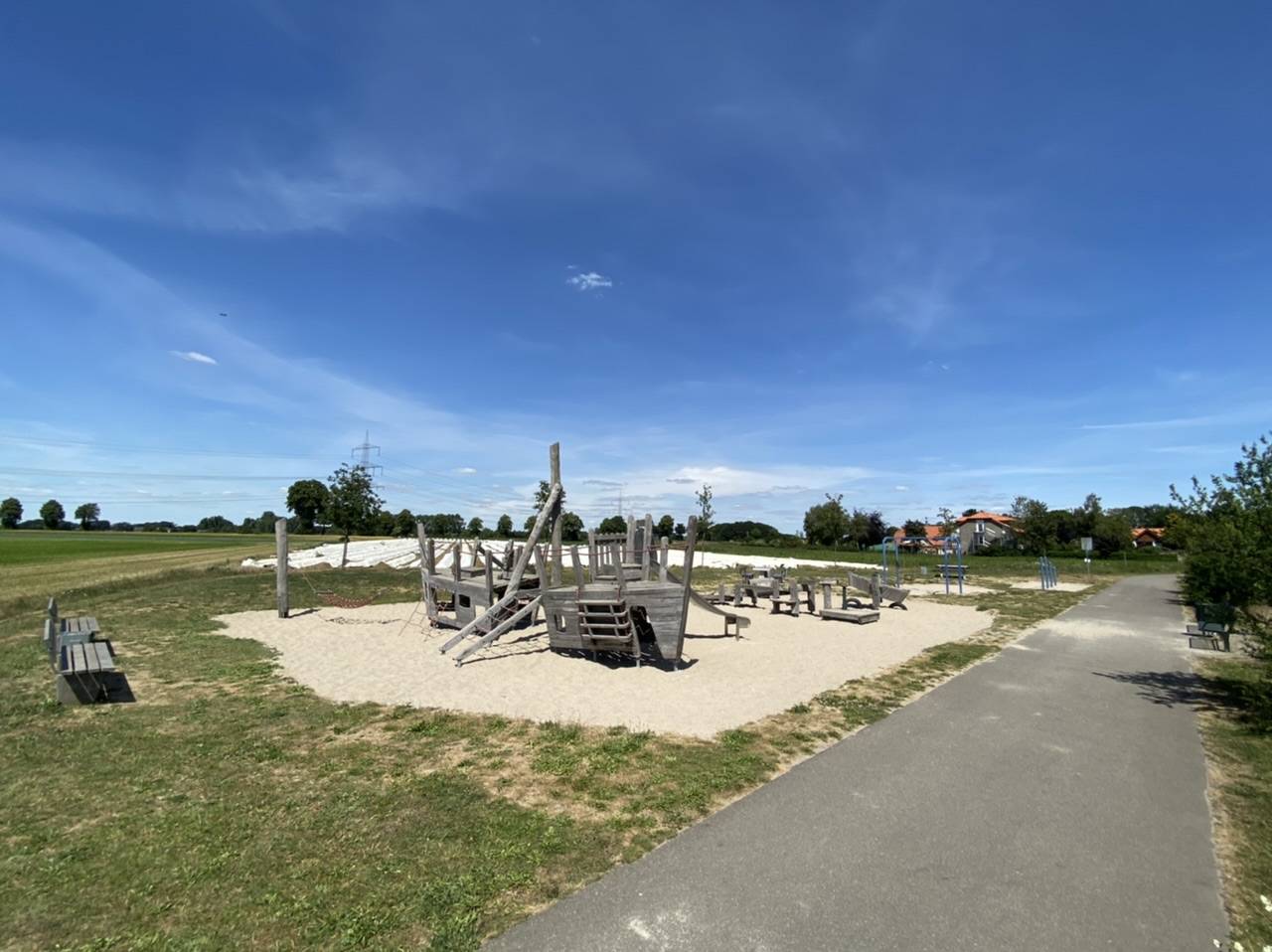 Foto /pics/44354-e8df88c1-1fa3-45b8-8aaa-73b9b0fcd1c1.jpeg