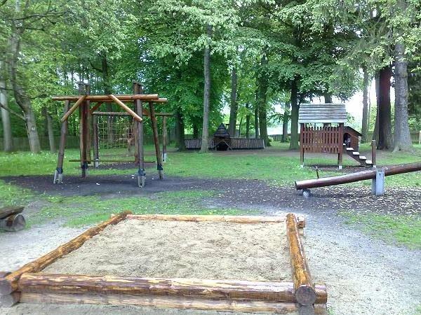 Foto /pics/5110-spielplatz_hainich_thiemsburg_2.jpg