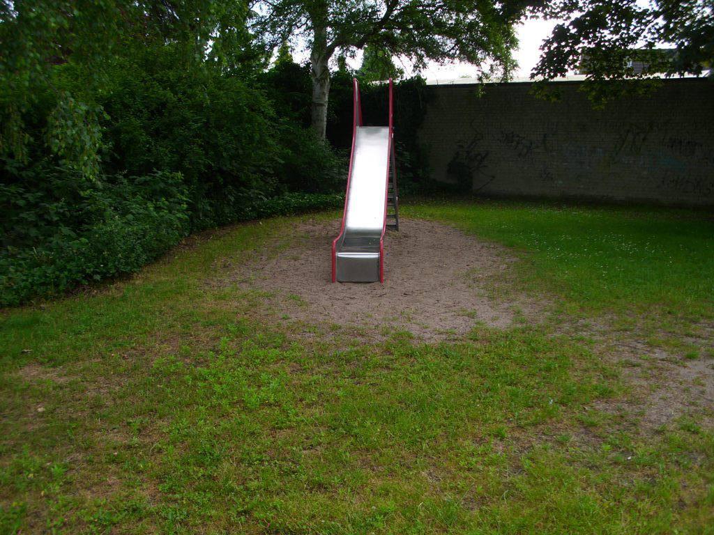Foto /pics/5132-422-kinderspielplatz_elswigstrasse__14_.jpg