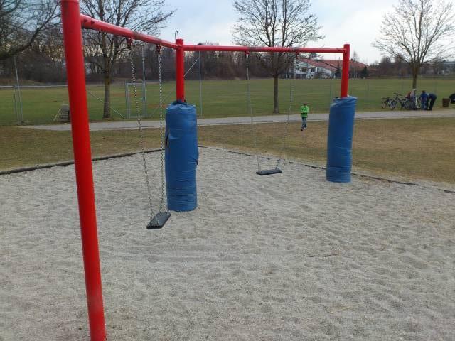 Foto /pics/5433-spielplatz_gluckstrasse_vaterstetten__4_.jpg