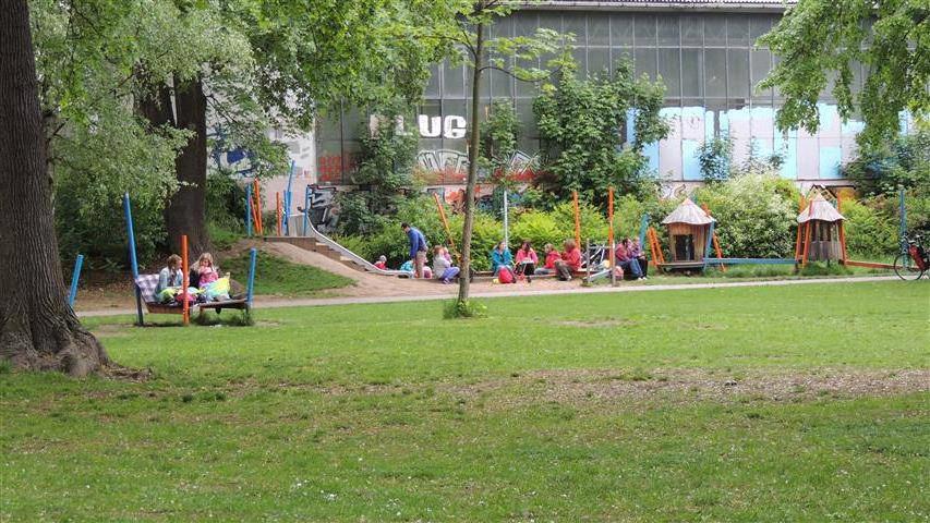 Foto /pics/5514-16.mai_2014_spielplatz_suedpark__14___klein_.jpg