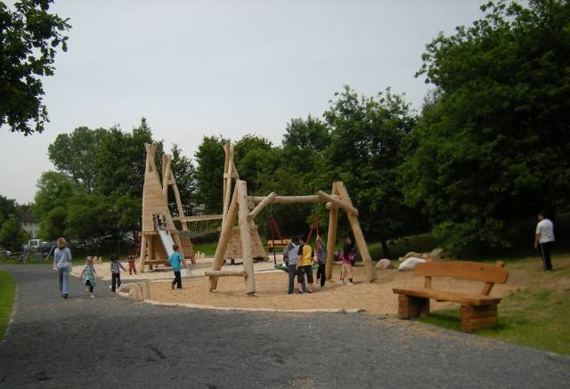 Foto /pics/5916-03_neuer_spielplatz_22_05_09_640_240.jpg