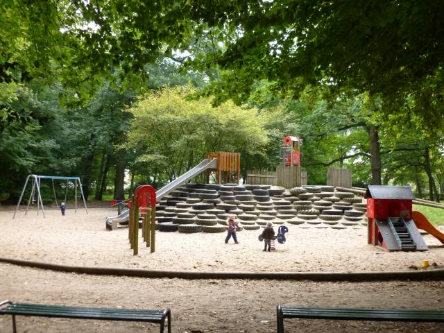 Foto /pics/594-spielplatz_3_eversten_holz_mit_dobbenwiese_2.jpg