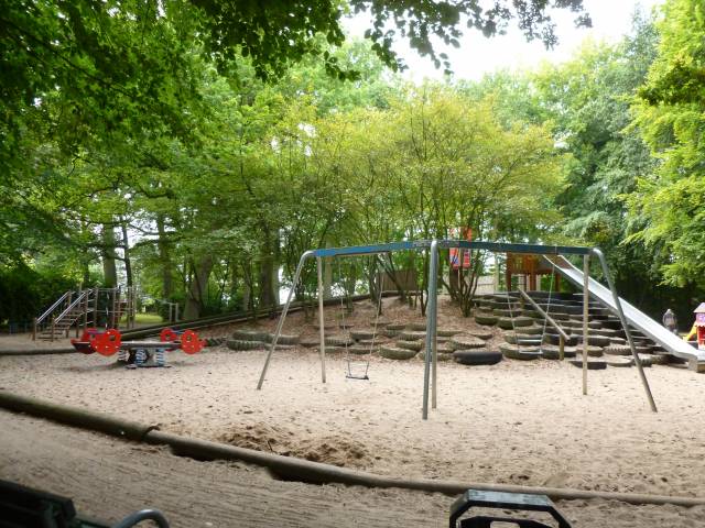 Foto /pics/594-spielplatz_3_eversten_holz_mit_dobbenwiese_3.jpg