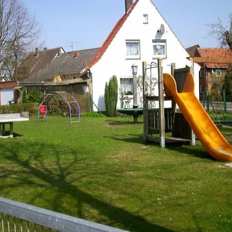 Foto /pics/6027-s04-spielplatz-ummeln.jpg