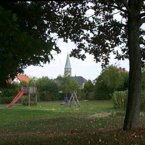 Foto /pics/6035-s13-spielplatz_mahnhof.jpg