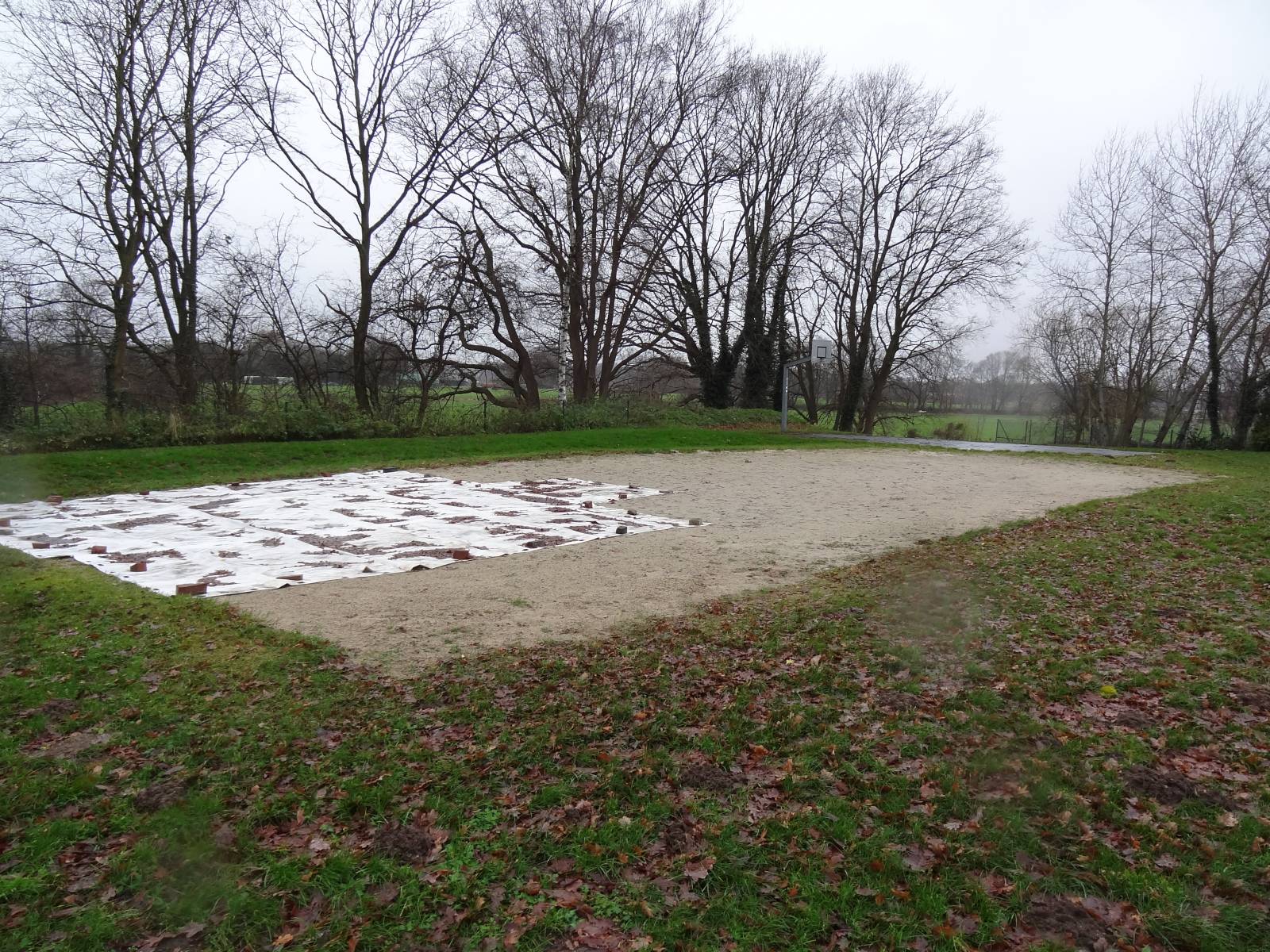 Foto Spielplatz- und Bolzplatz am Sportplatz in Edemissen