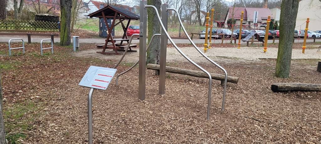 Foto /pics/64530-12.240314_arm_und_liegestuetz.jpg