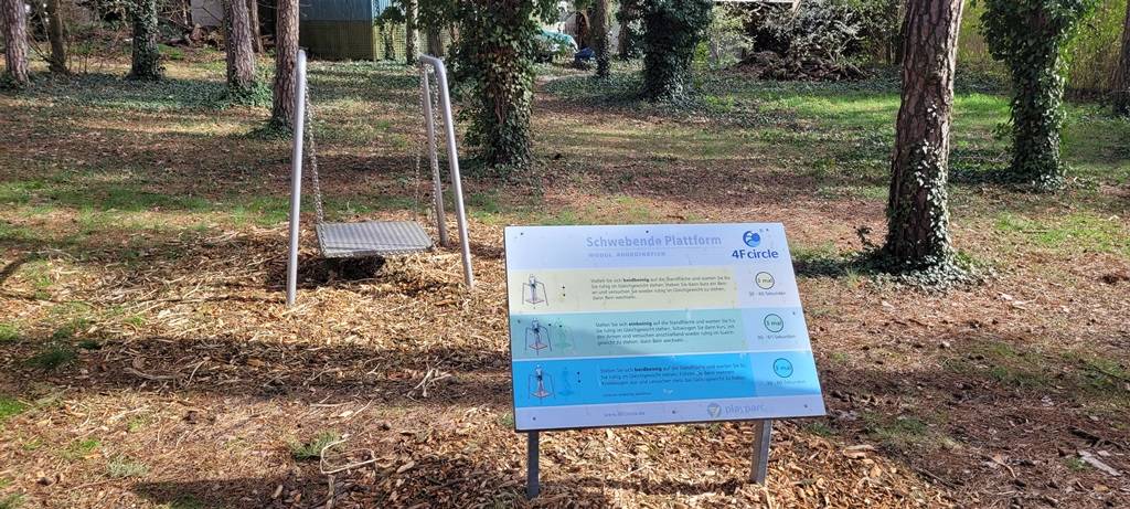 Foto /pics/64540-18.240325_fitness_schwebende_plattform.jpg