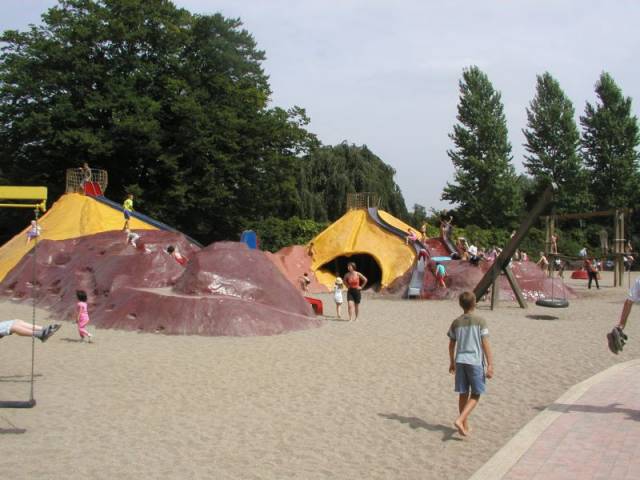Foto /pics/6662-planten_un_blomen_grosser_spielplatz.jpg