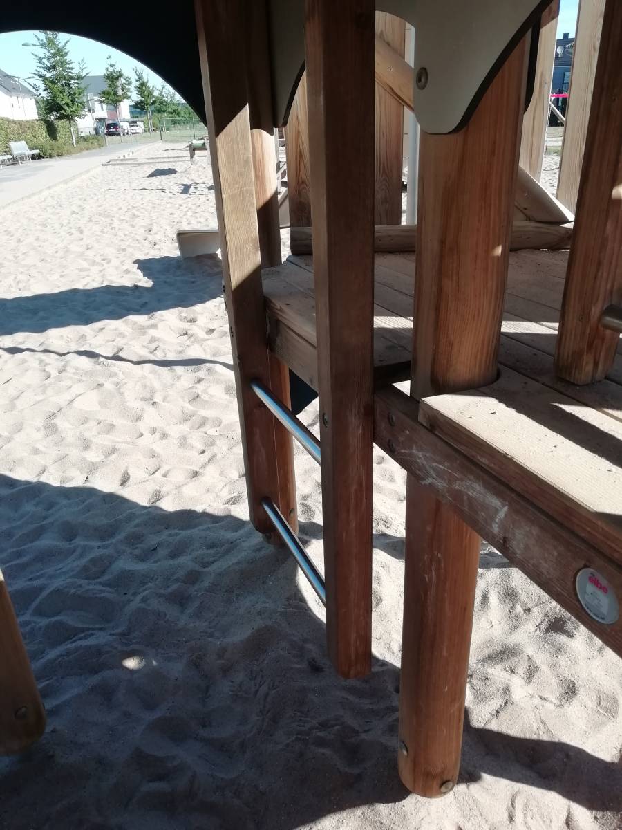 Foto /pics/68649-rutschturm_aufgang.jpg