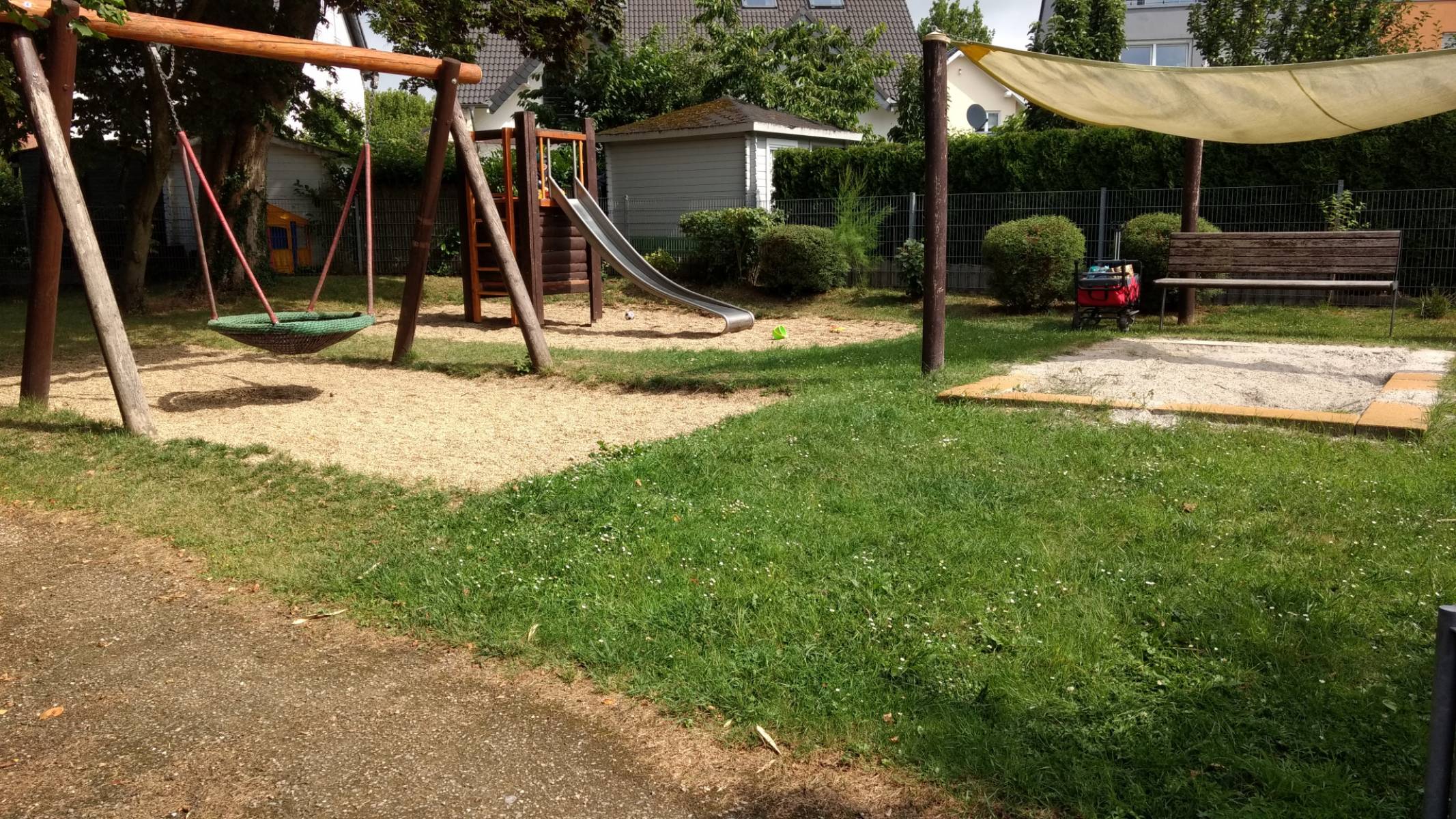 Foto /pics/69385-spielplatz_4.jpg