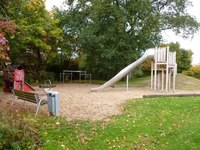 Foto /pics/7545-spielplatz_49_koopmannweg_3.jpg